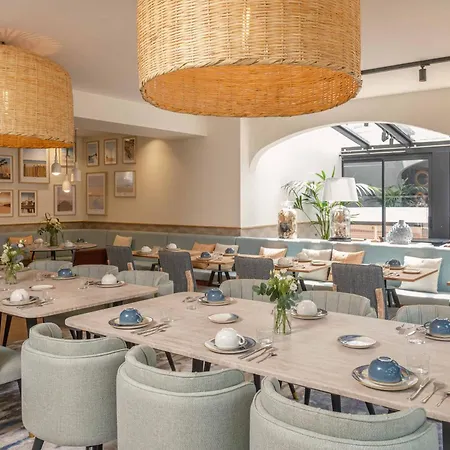 Отель Arcanse By Inwood