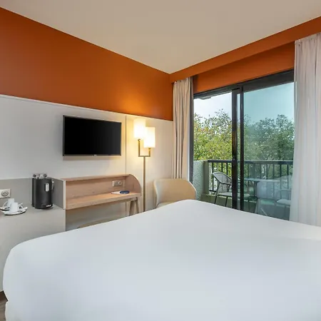 Отель Arcanse By Inwood