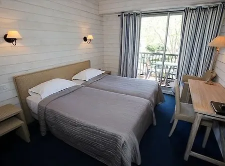 De La Hotel 3*